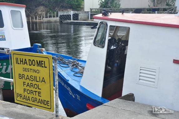 Embarcando para a Ilha do Mel, no litoral do Paraná